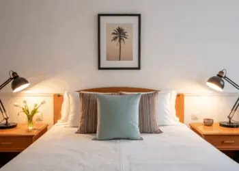 15 ideas for a small double bedroom