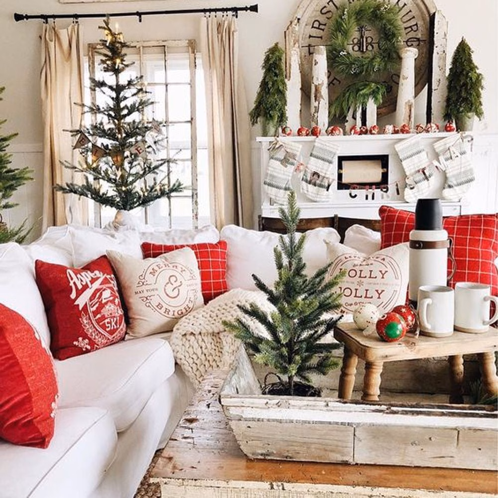 The whole house gets into Christmas mode
christmas linens 