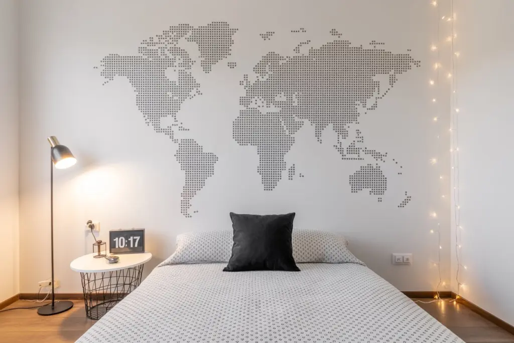 11 tips to design a black and white room successfully 12 Black graphic stickers on a white wall