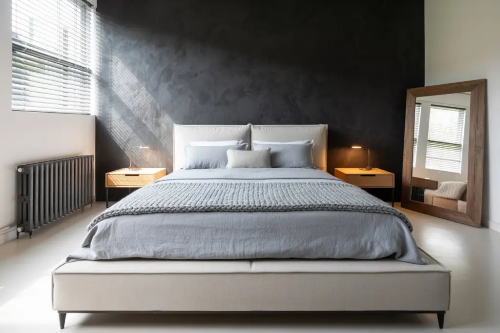 mirror Facing a window: a more luminous room