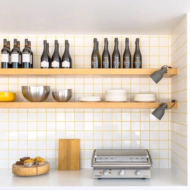 backsplash with colored grout 