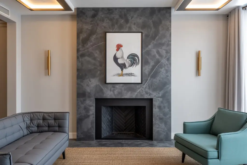 Fireplace decoration: How to decorate a fireplace top? 4 A wall with relief in fireplace decoration