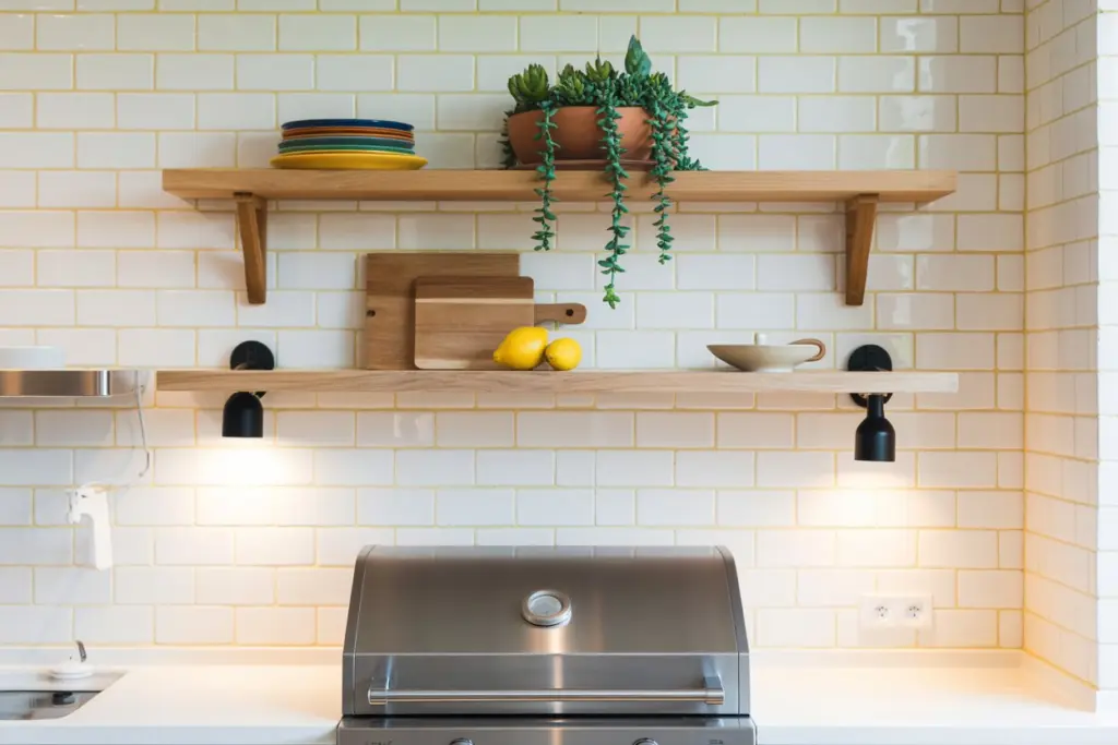 backsplash with colored grout 