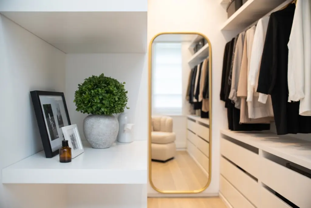 dressing room storage