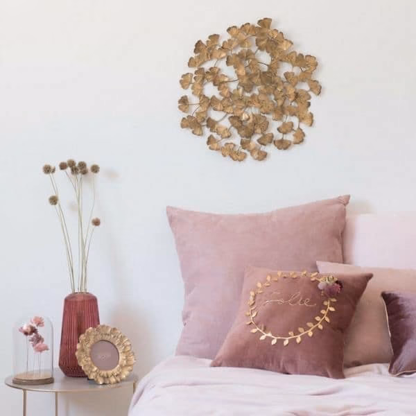 metal decorations to decorate an empty wall