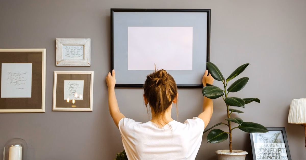 decorate an empty wall