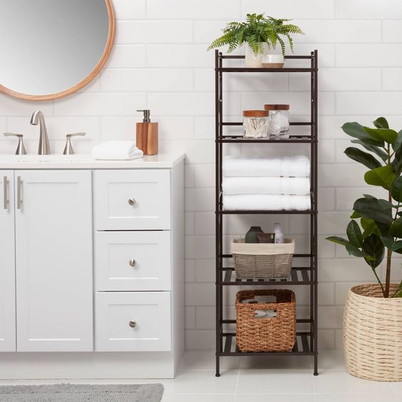 Freestanding shelving unit