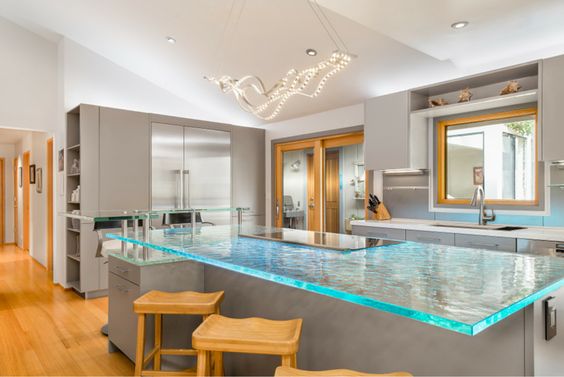 Kitchen countertop: how to think it perfectly? 13 Glass: elegance in all transparency