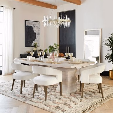 Modern dining room table decor