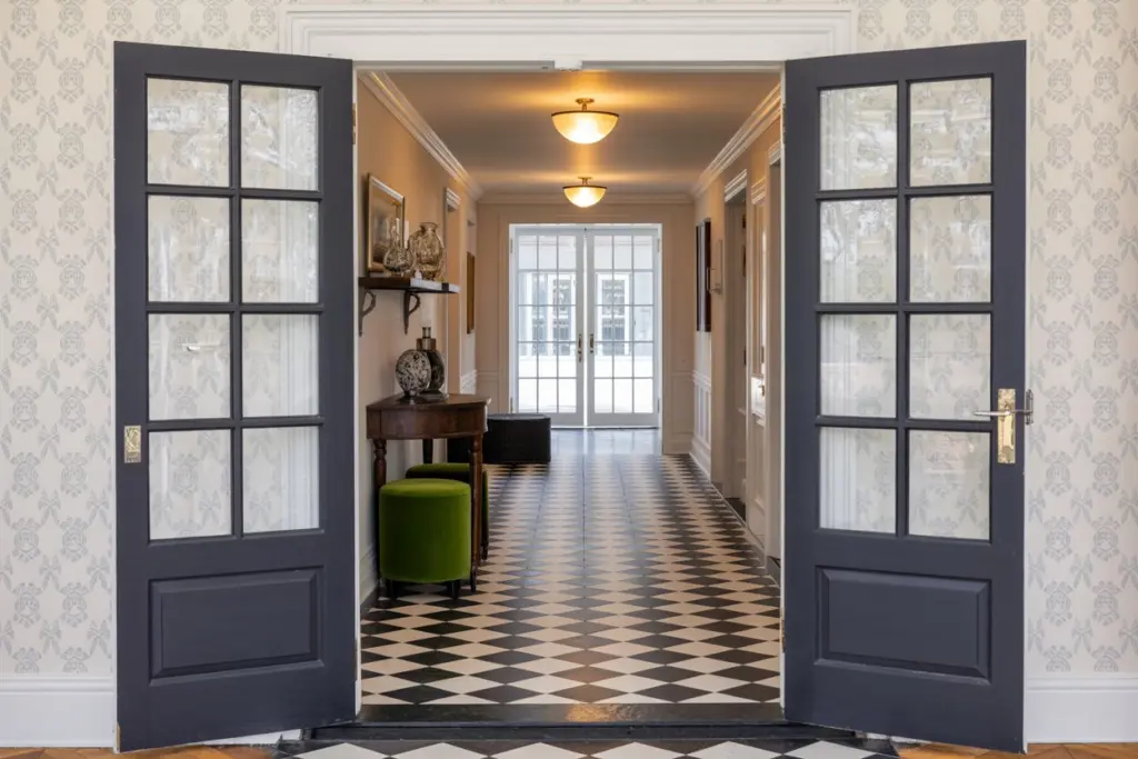 Flooring: How to Choose the Best type for Your Home 16 entryway flooring ideas