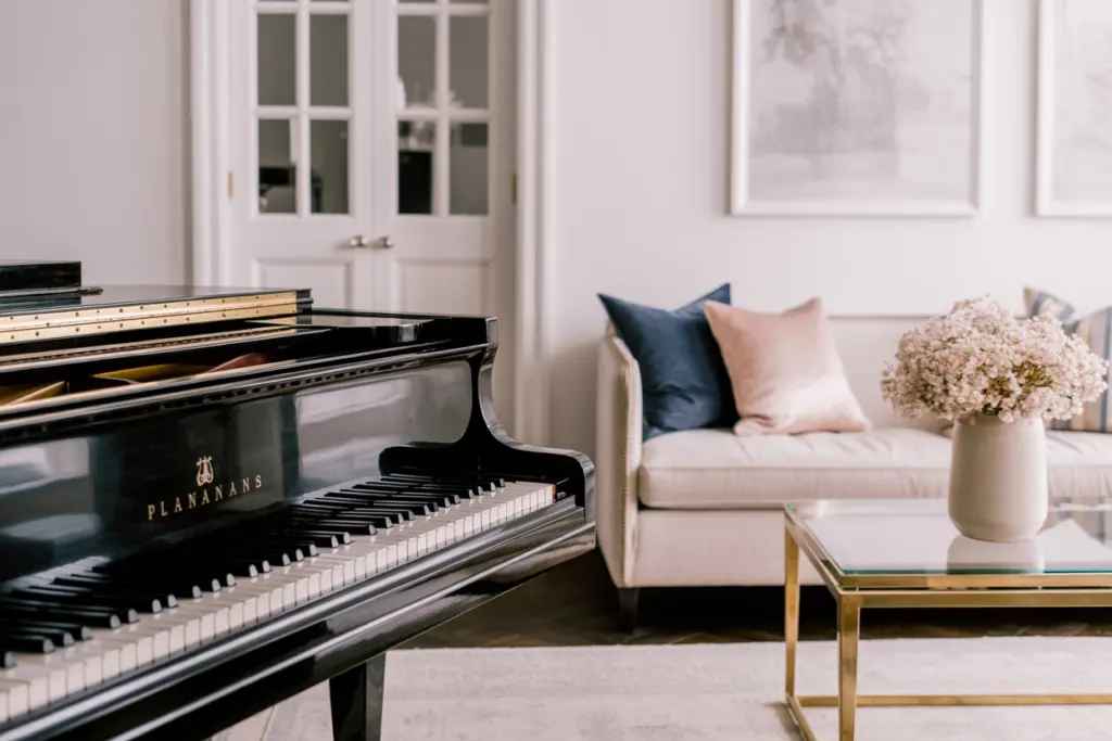 Perfect Coffee Table: how to guaranteed your choice 15 curved couch