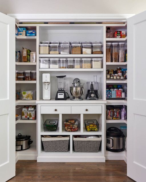 Closet pantry