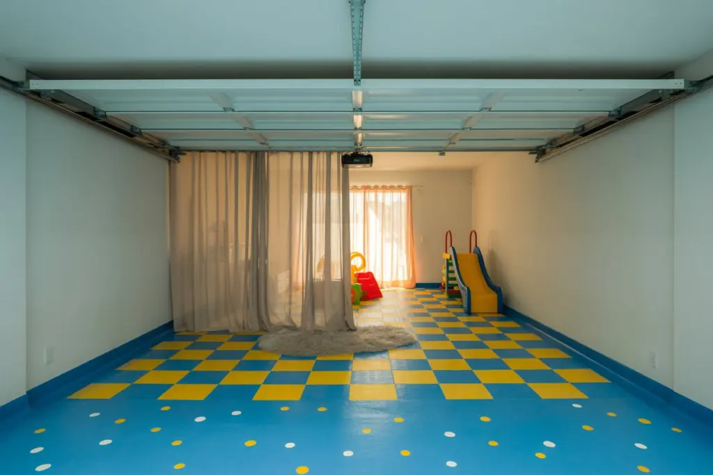 Designing the Perfect Playroom: Everything you need to know 24 Colorful playroom / Garage design interior