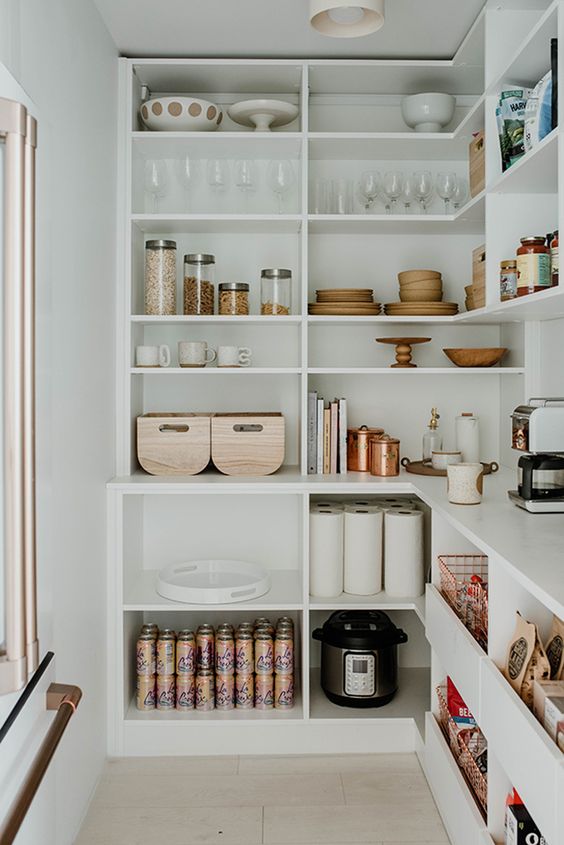 Why is the pantry making a comeback in the kitchen now?