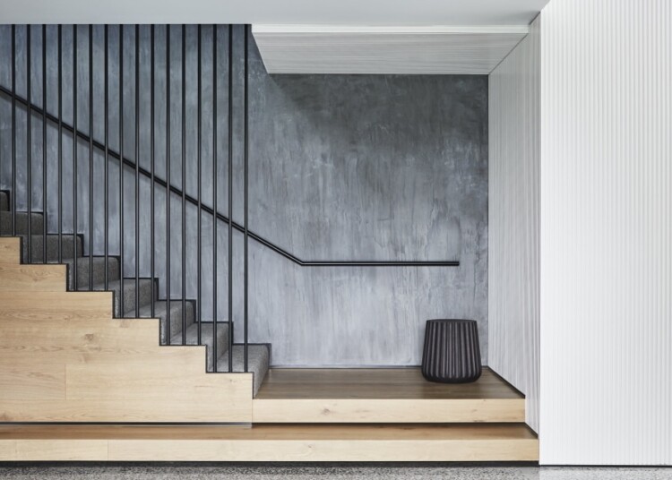 Staircase Banister: everything you need to know from installation to maintenance
