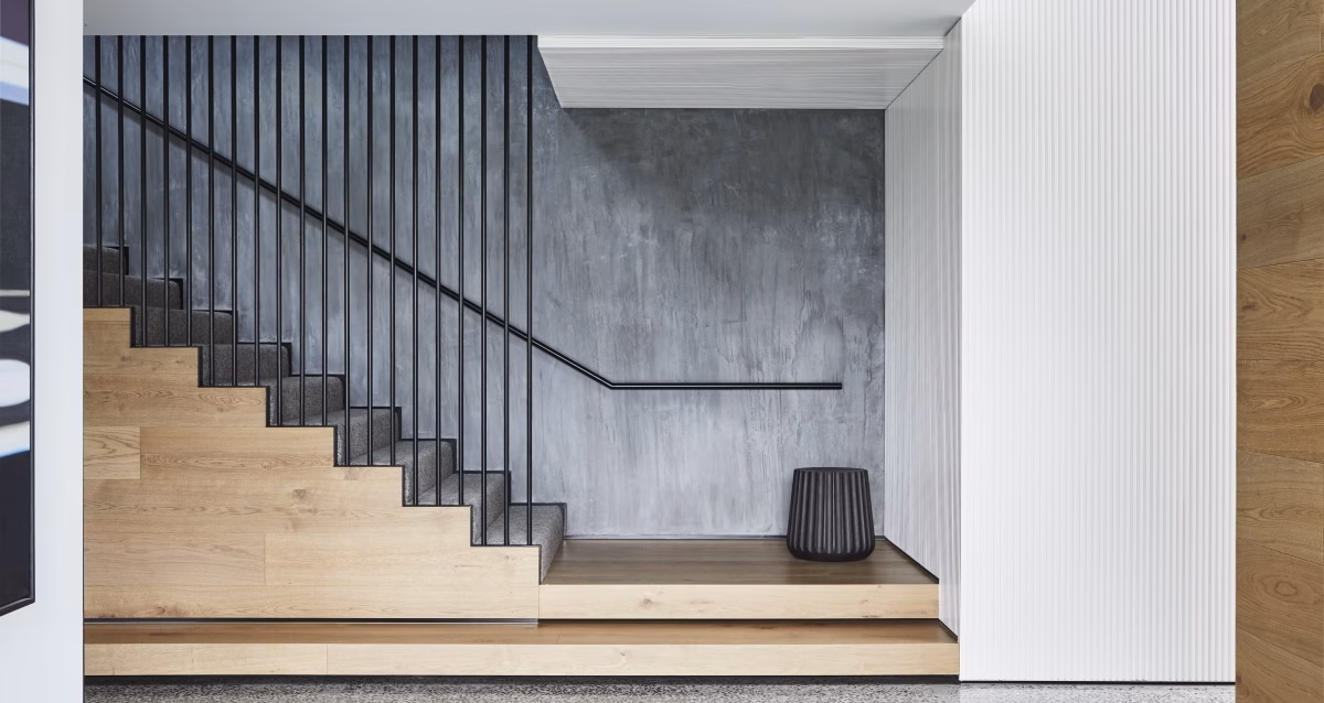 Staircase Banister: everything you need to know from installation to maintenance