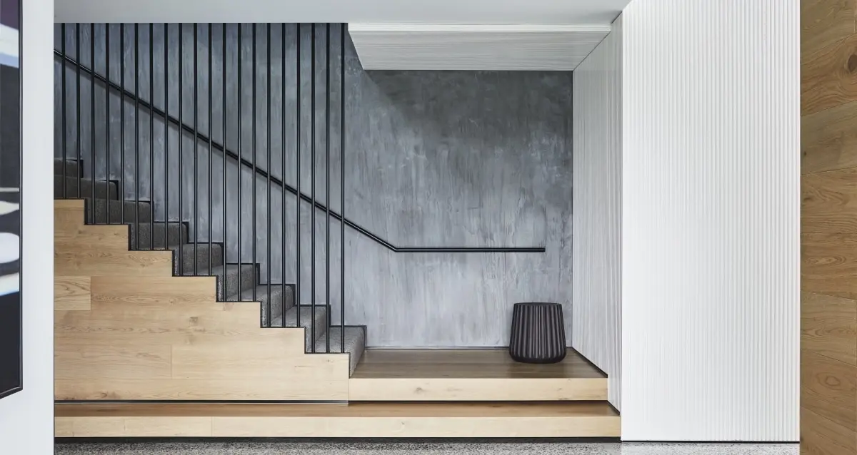 Staircase Banister: everything you need to know from installation to maintenance