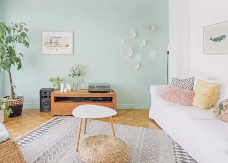 How to Use Pillows and Cushions in Your Home Decor