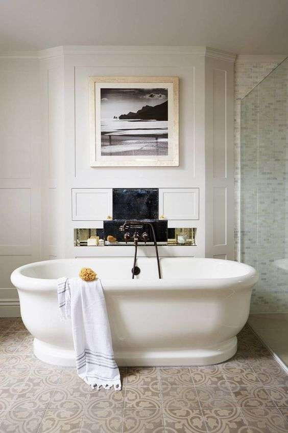 Freestanding bathtubs