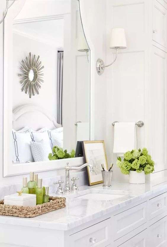 Marble bathroom countertop