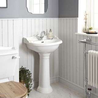 Pedestal sinks