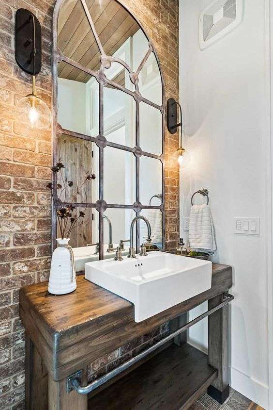 Natural Materials in Farmhouse Style Bathrooms