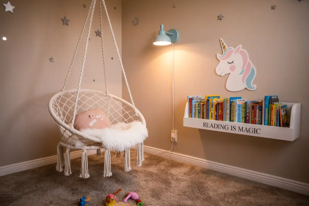 Teenager's room: 12 tips for an amazing design 15 Cozy corner hanging armchair