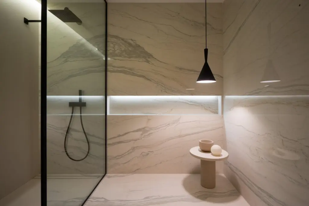 Walk-in showers bathroom design