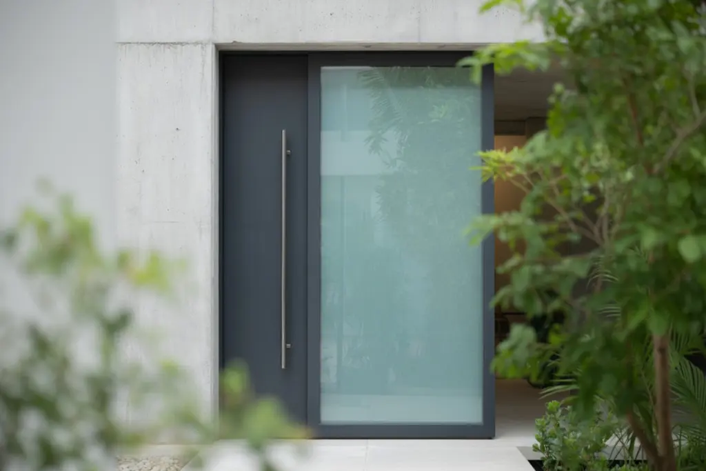 pivot door