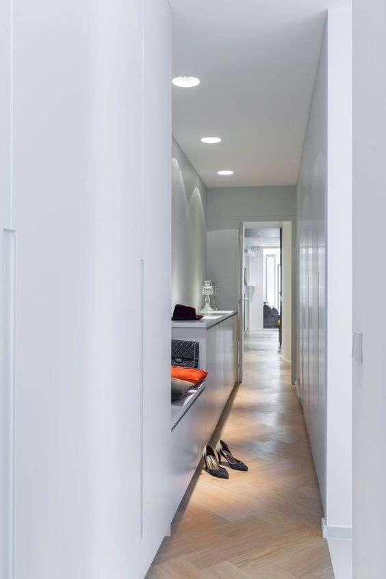 Hallway custom-made dressing room