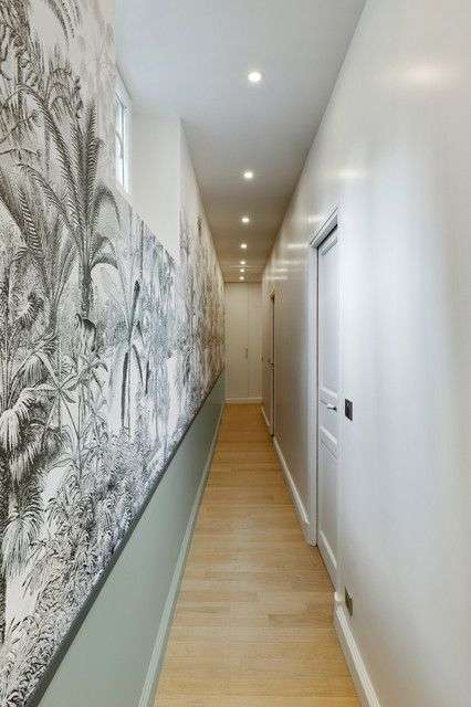 Themed wallpaper in hallway