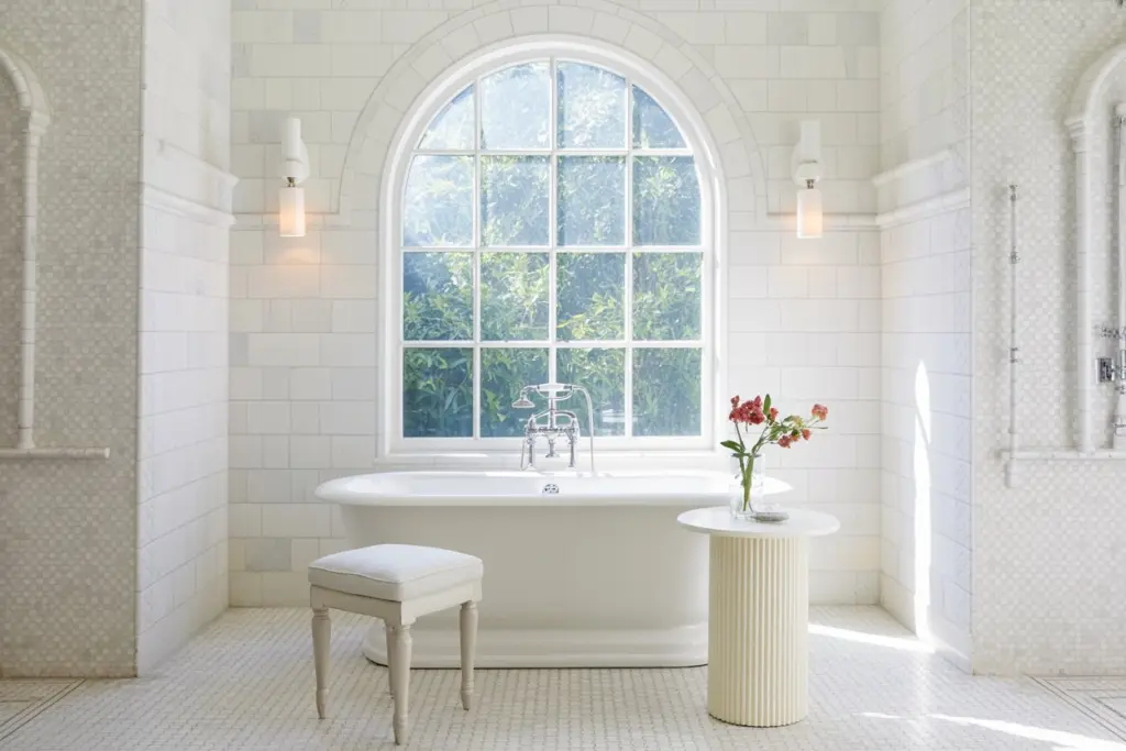  Hamptons bathroom
