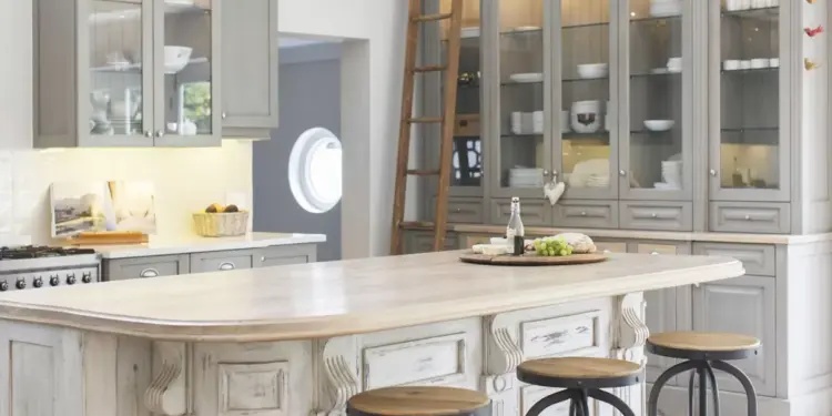 central kitchen island
