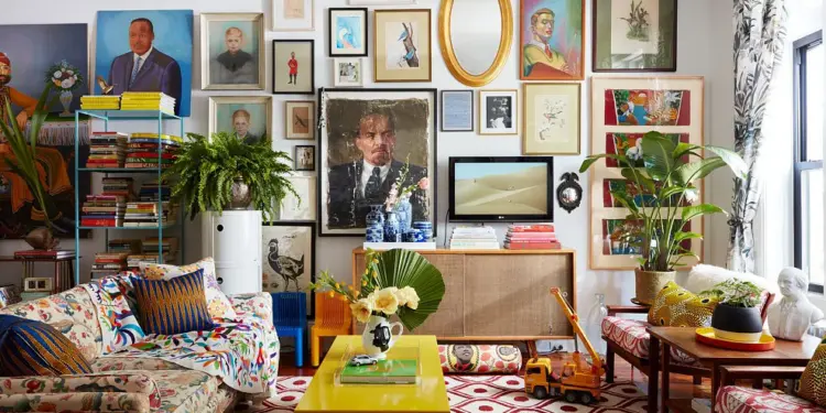 No longer confined to the clean and uncluttered living room, thanks to the resurgence of the maximalist style. With a single watchword, "mix and match," you can now embrace a new design direction.