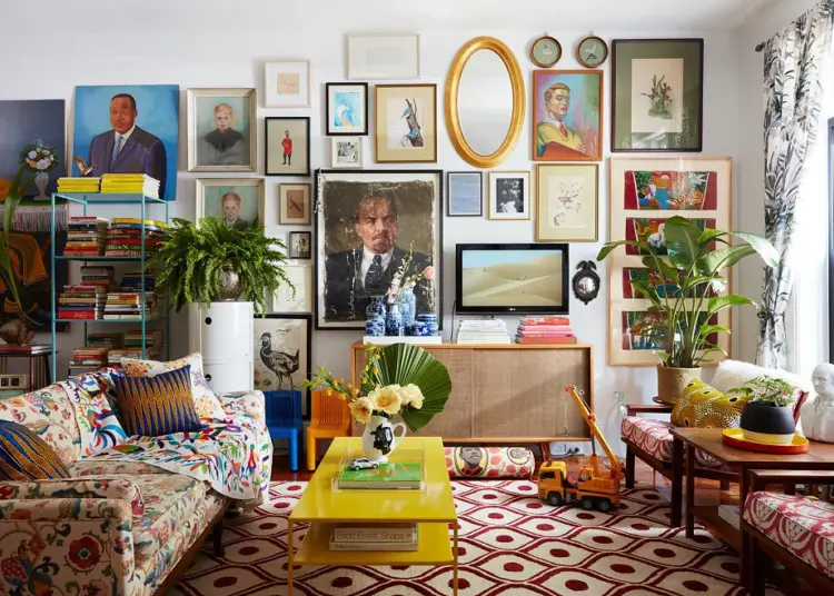 No longer confined to the clean and uncluttered living room, thanks to the resurgence of the maximalist style. With a single watchword, "mix and match," you can now embrace a new design direction.