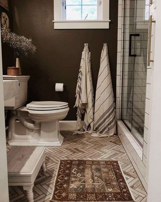 Brown bathroom with brown bathmat