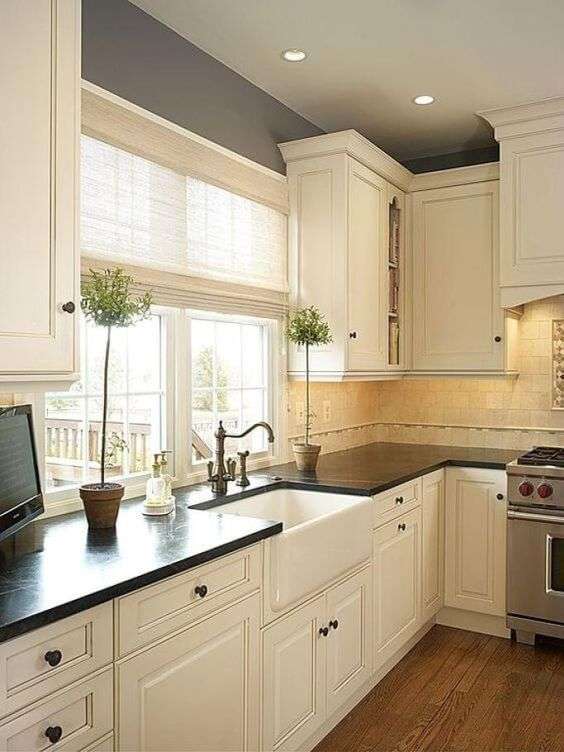 Paint the kitchen Cabinets Overhead Wall: 