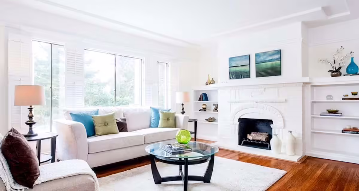 Looking for inspiration to furnish and decorate your living room? Here you'll find inspiration for every style, as well as expert tips on living room decoration to help you make the perfect choice