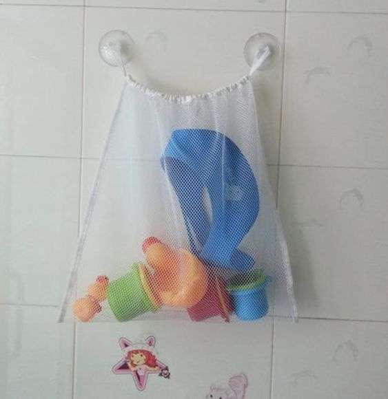 Bathroom accessories: where to put children's toys?