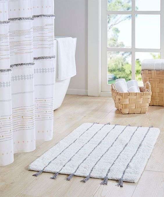 Cotton bathroom rug 