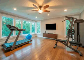 How to design a gym room at home