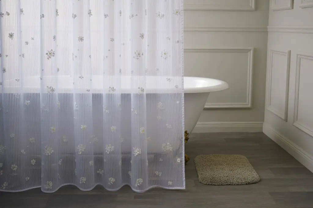 Bathroom accessories: how to choose bath mat and shower curtain 17 Bathroom accessories: PVC shower curtains