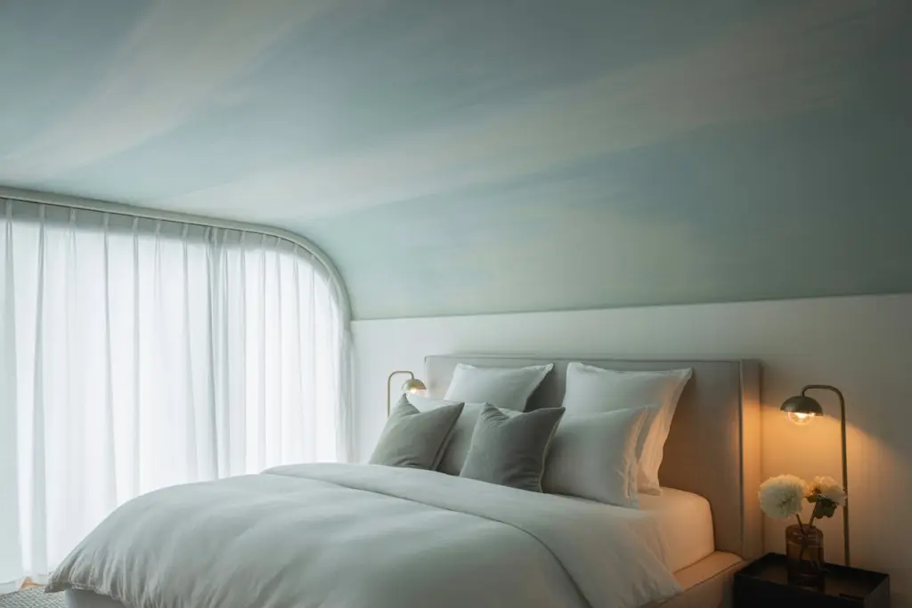 How to select the right ceiling color for your home 10 Light grey bedroom