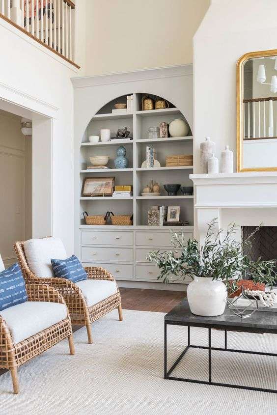 Shelves and storage furniture: