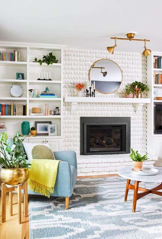 What color to choose for a fireplace decoration