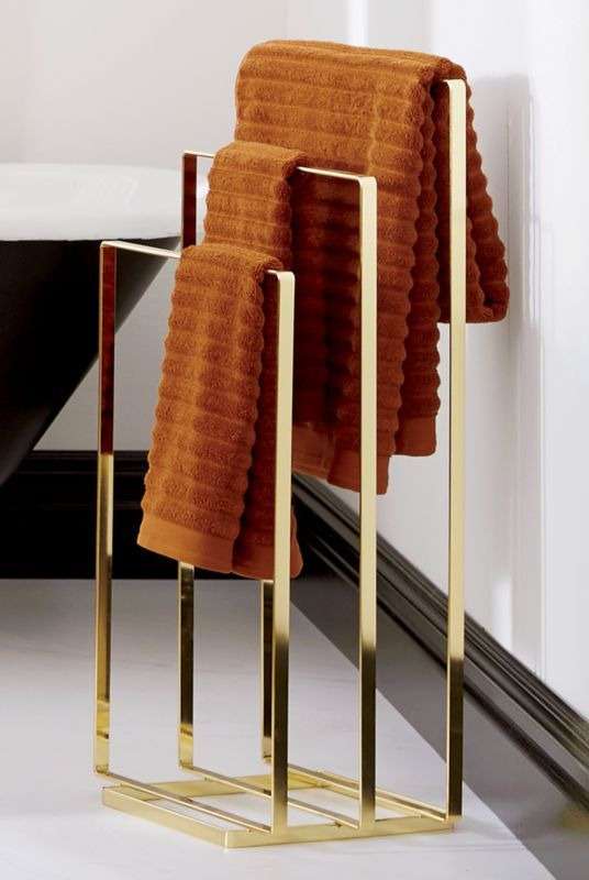 Bathroom accessories: Freestanding Towel Racks