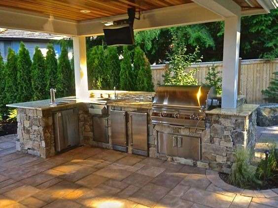 Natural stone Outdoor Kitchen Decor: