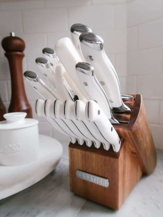 Artful Knife Block: 