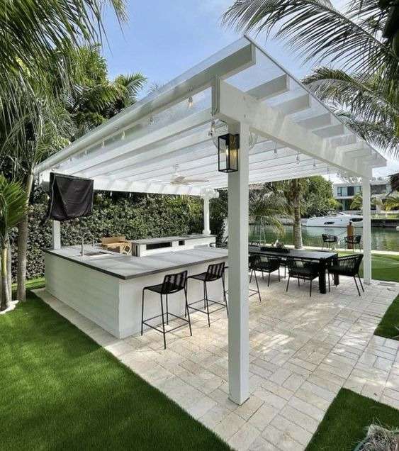 Seaside style Outdoor Kitchen Decor