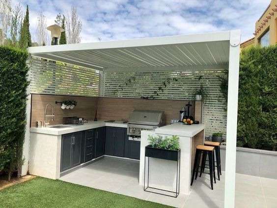 An inspired kitchen cabinet for a small summer kitchen